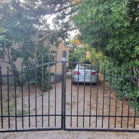 Family Friendly House With A Parking Space Baska, Krk - 23491 Nyaraló